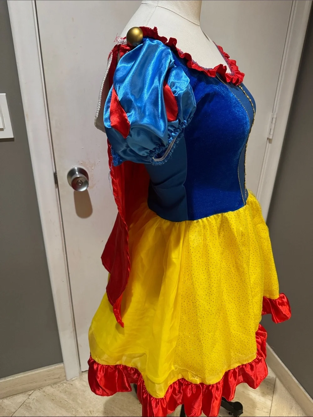 Classic Princess Snow White Kids Costume Dress in Blue, Yellow & Red